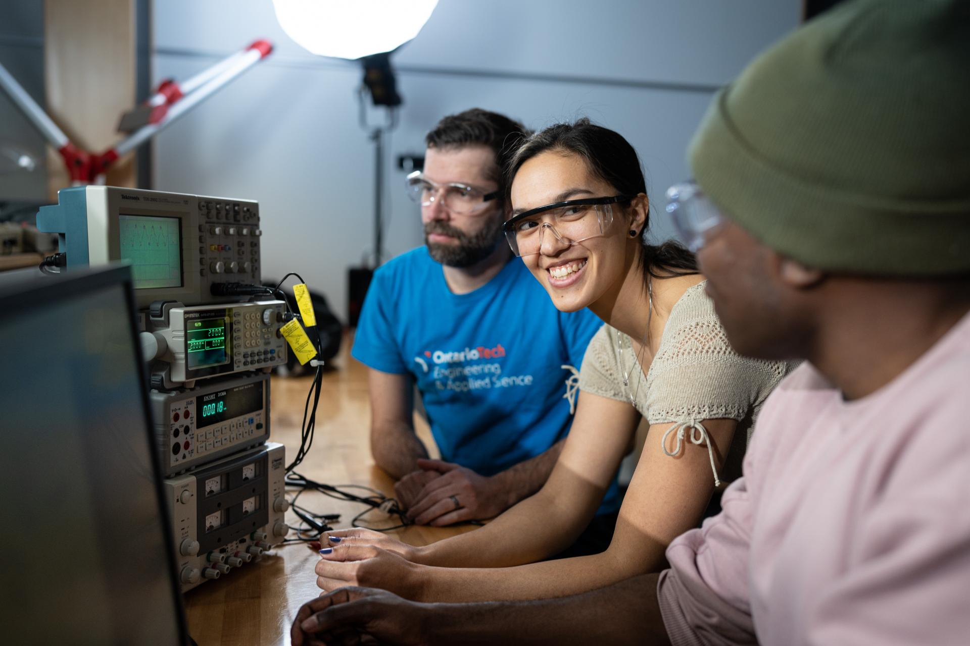 Students in an engineering lab