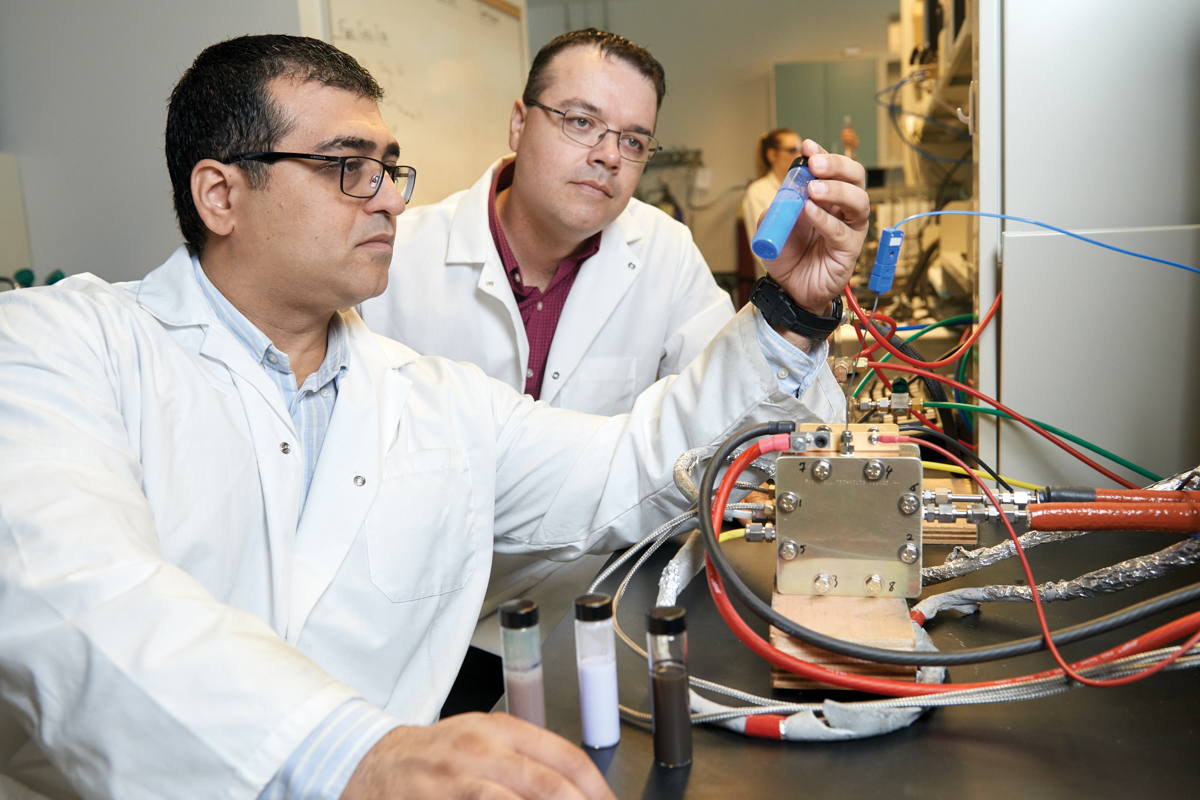academics image showing electrochemistry, faculty of science, fsci, brad easton, laboratory, research at science building
