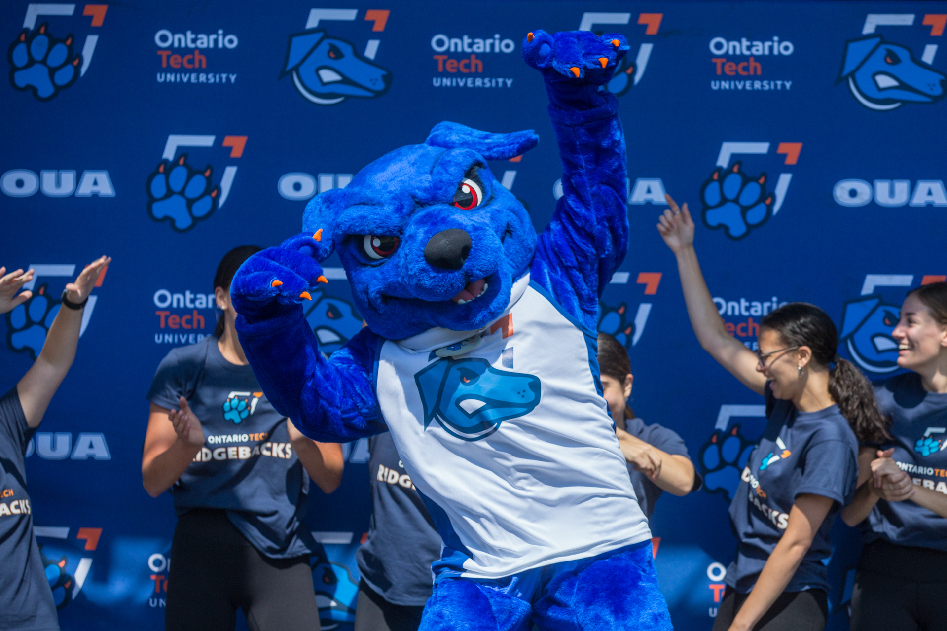 Mascot Hunter dancing.
